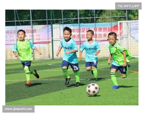 中国足协举办足球公益活动助力青少年成长回馈社会推动足球文化普及 中国足协举办足球公益活动助力青少年成长回馈社会推动足球文化普及